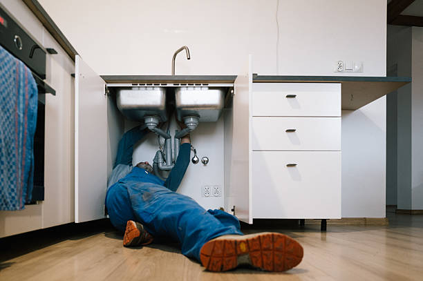 Professional Leak Detection technician working in Roberts, ID